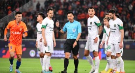 北京国安赛季表现堪忧，伤病困扰下争冠形势严峻 足协杯挑战西海岸